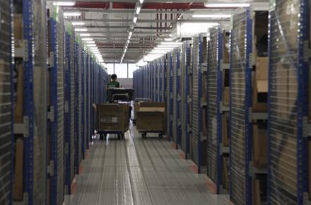 aecbb136-68e3-456f-881a-6a97d5eec6f4_1760584773182861689_origin~tplv-a9rns2rl98-image-qvalue.jpg 多仓发货行业